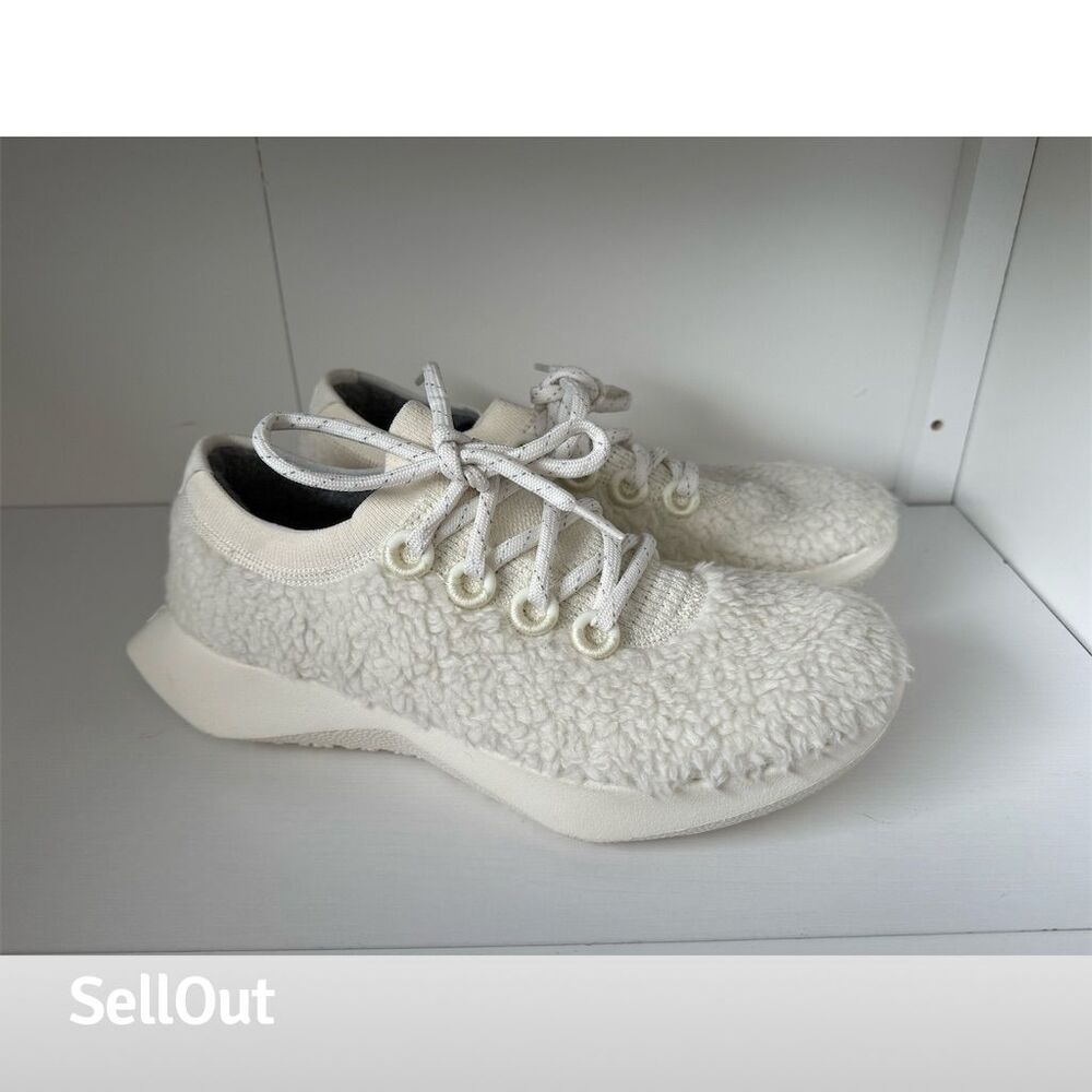 Allbirds Women's Wool Dasher Fluffs White Running Shoes Size 9 warm fall